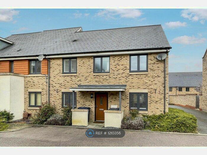 3 Bedroom End Of Terrace House To Rent In The Warren, St. Neots, PE19