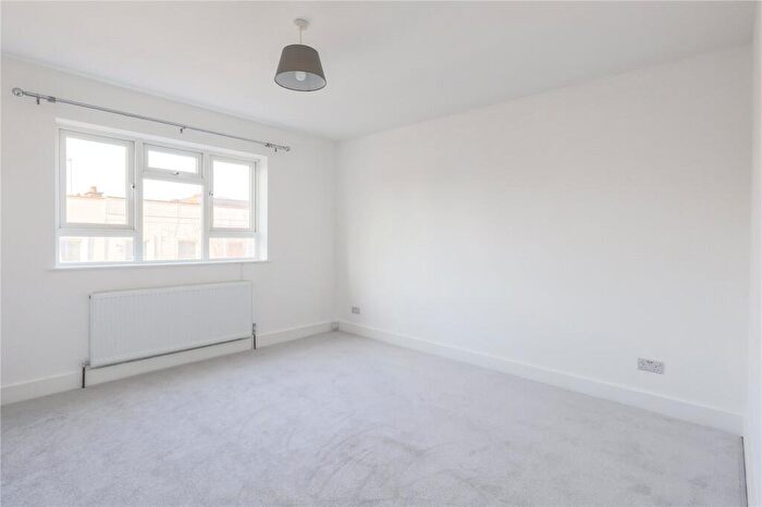 1 Bedroom Apartment To Rent In Medina Lodge, Isledon Road, Islington, London, N7
