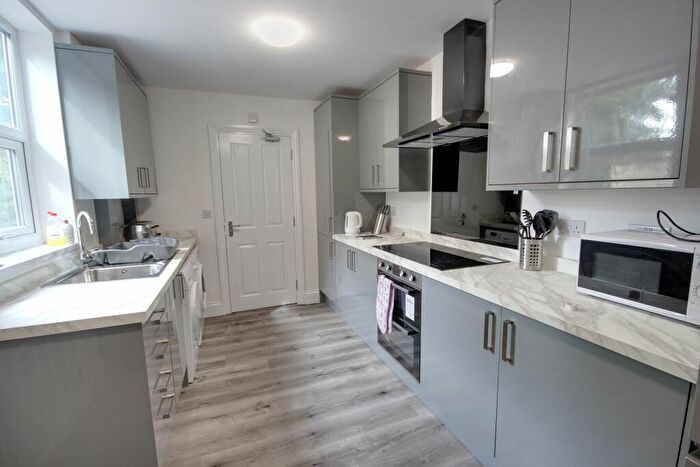 5 Bedroom House To Rent In Beechcrest, DH1