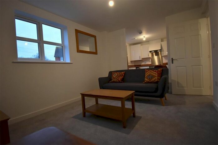 2 Bedroom Flat To Rent In Heroes Drive, Selly Oak, B29