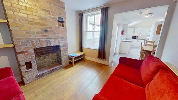 6 Bedroom House To Rent In Cottesmore Road, Nottingham, NG7