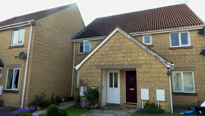 1 Bedroom Flat To Rent In Drift Close, GL7