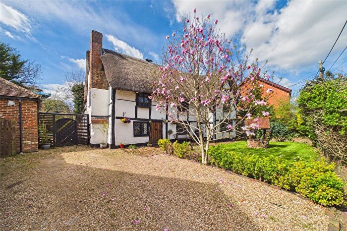4 Bedroom Detached House For Sale In Bay Road, Bracknell, Berkshire, RG12