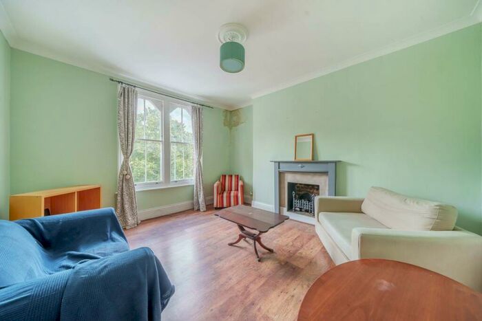 2 Bedroom Flat To Rent In St Margarets Grove, Woolwich, London, SE18