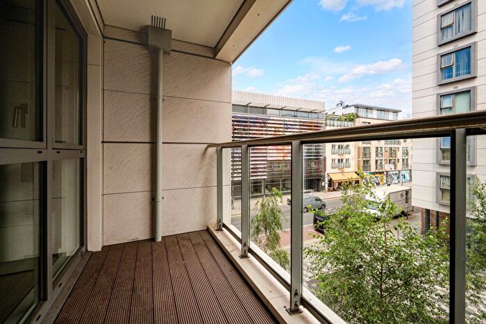 1 Bedroom Apartment For Sale In Courtyard Apartments, Avantgarde Place, E1