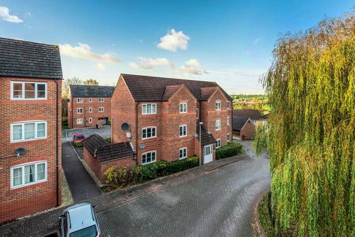 2 Bedroom Apartment To Rent In Sherwood Place, Headington, OX3