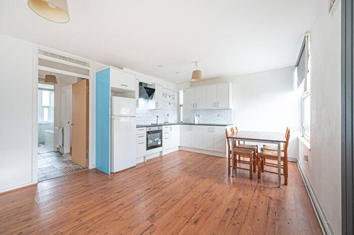 2 Bedroom Flat To Rent In Christchurch Avenue, North Finchley, London, N12