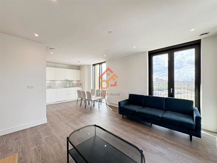 3 Bedroom Flat To Rent In Menara Point, Affinity View, London, E16