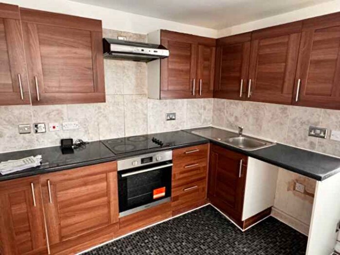 3 Bedroom Flat To Rent In Tenbury Close, London, E7