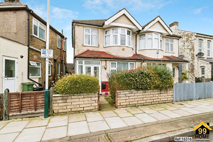 3 Bedroom Semi Detached House For Sale In Palm Road, Romford, Essex, RM7