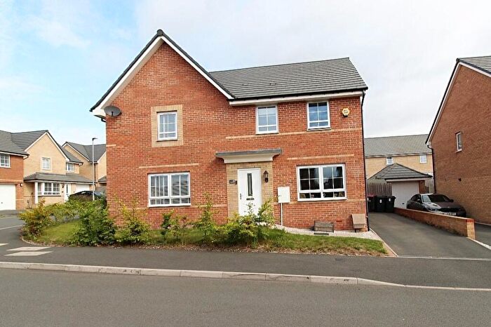 3 Bedroom Semi-Detached House For Sale In Fenney Way, Catcliffe, Rotherham, S60