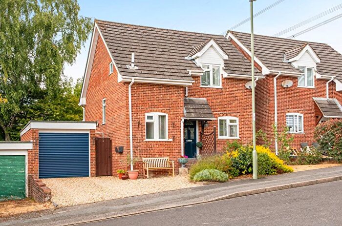 3 Bedroom Detached House For Sale In Birch Grove, Boyatt Wood, SO50