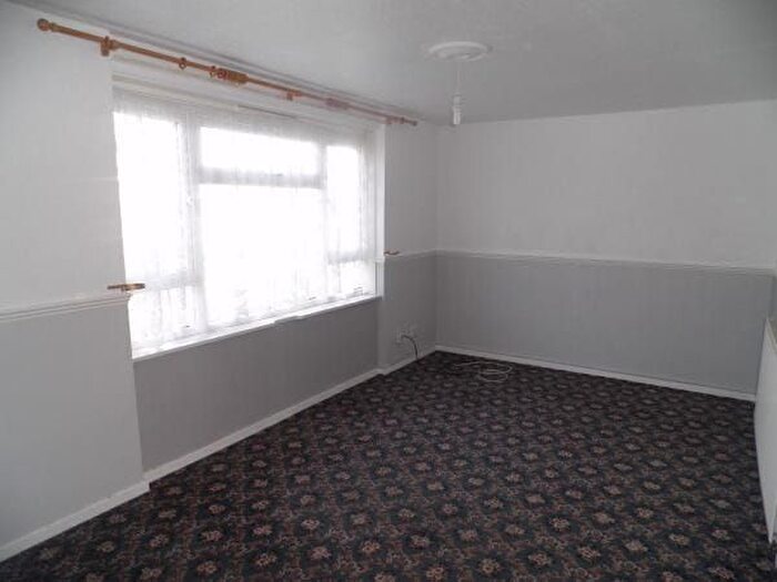 1 Bedroom Maisonette For Sale In Wyndmill Crescent, West Bromwich, B71