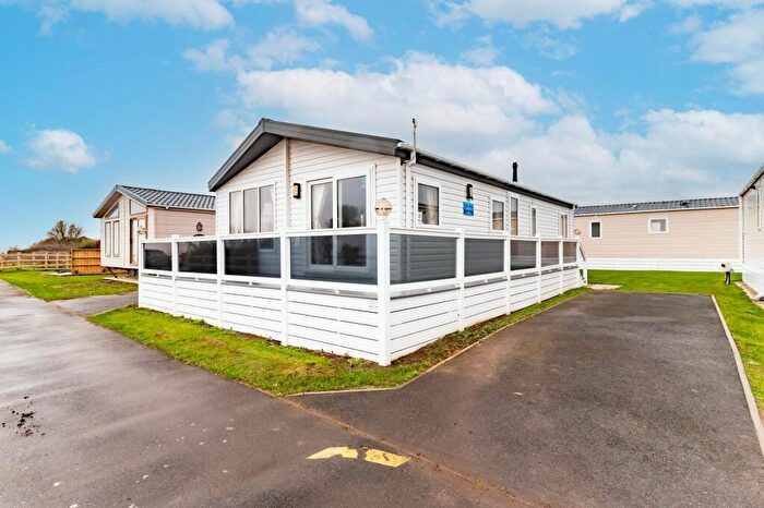 2 Bedroom Park Home For Sale In Arbor Lane, Pakefield, NR33