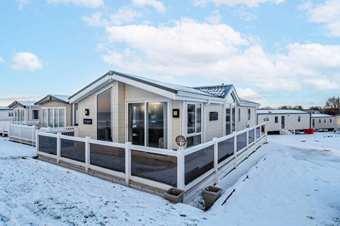 3 Bedroom Lodge For Sale In Warren Road, Hopton, NR31