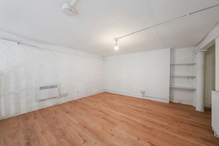 1 Bedroom Flat To Rent In Tudor Road (), South Hackney, London, E9