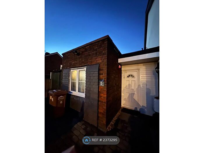 Studio To Rent In St. Marys Crescent, Stanwell, Staines-Upon-Thames, TW19
