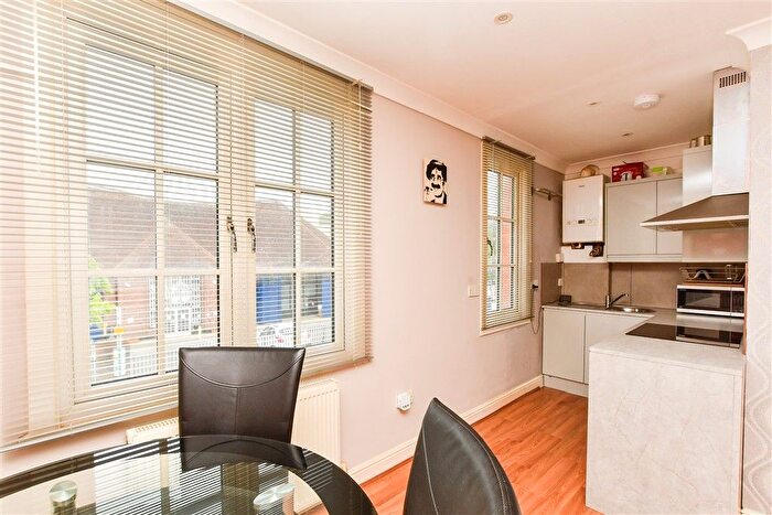 2 Bedroom Maisonette For Sale In Lesbourne Road, Reigate, Surrey, RH2