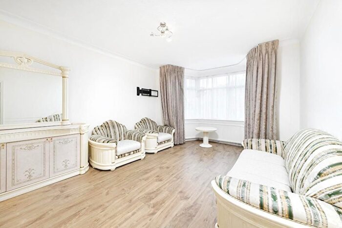 4 Bedroom Detached House To Rent In Alderton Crescent, London, NW4