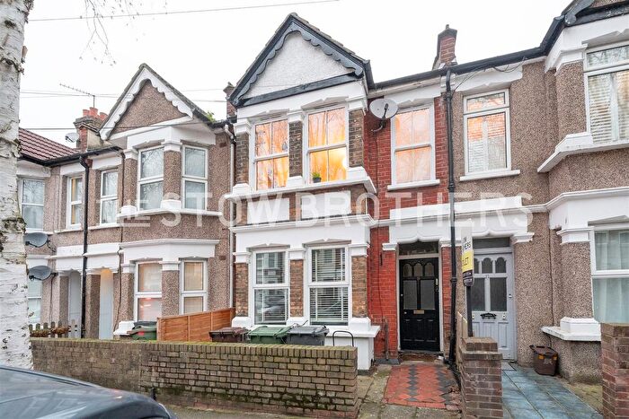 1 Bedroom Flat To Rent In Waverley Road, Walthamstow, E17