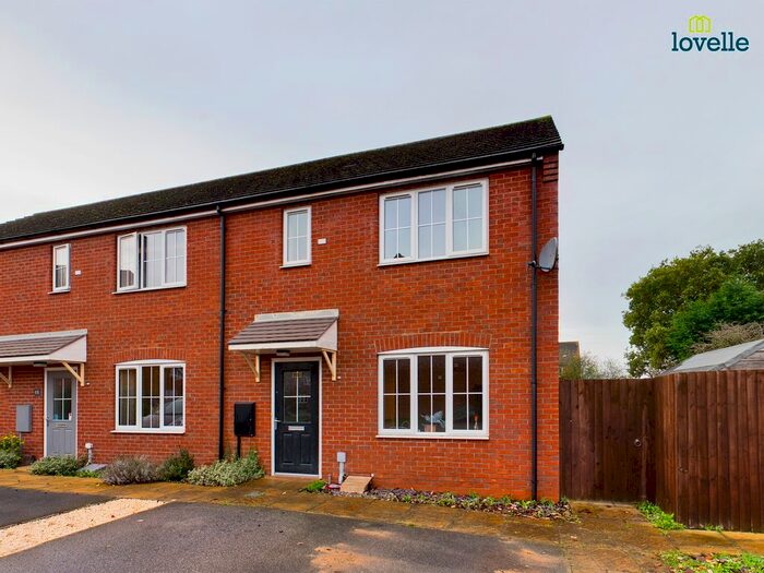 3 Bedroom End Of Terrace House To Rent In Moorhen Close, Market Rasen, LN8