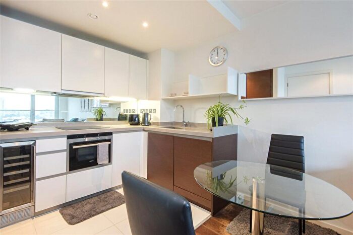 1 Bedroom Flat To Rent In Oakland Quay, Millwall, E14