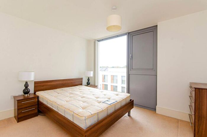 1 Bedroom Flat To Rent In Highbury Stadium Square, Highbury, London, N5