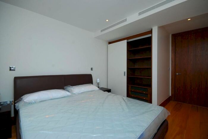 3 Bedroom Flat To Rent In Baker Street, Marylebone, London, NW1