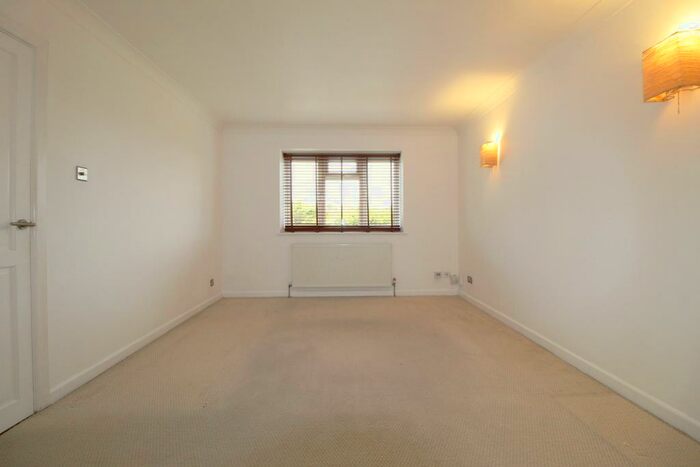 Flat To Rent In Nevill Road, Hove, BN3