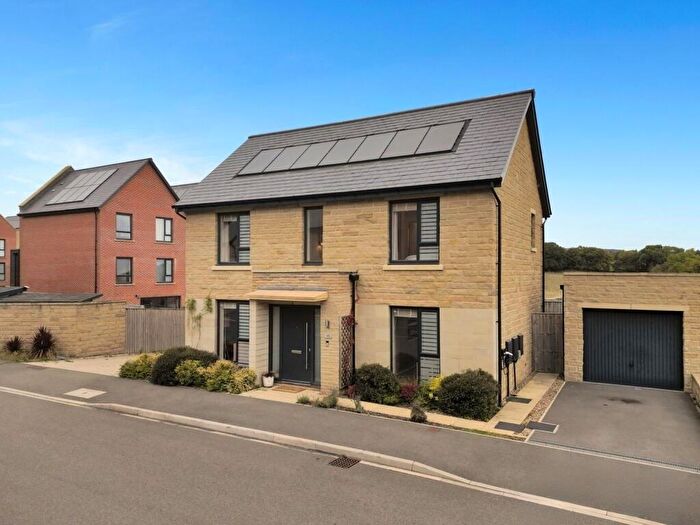 4 Bedroom House To Rent In Linnet Way, Sheffield, S6