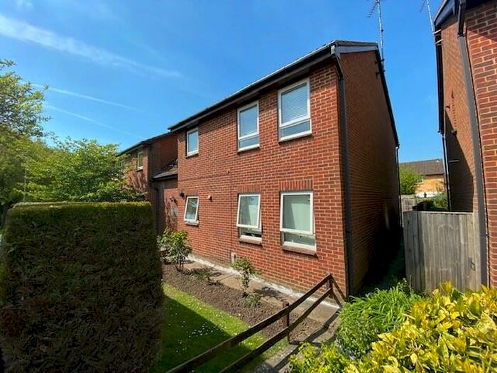 Studio To Rent In Grasslands, Aylesbury, HP20