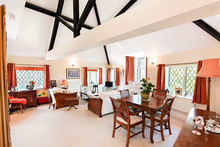 2 Bedroom Flat For Sale In Fitzhalan Court, Killick Mews, Ewell Road, Cheam, Sutton, SM3