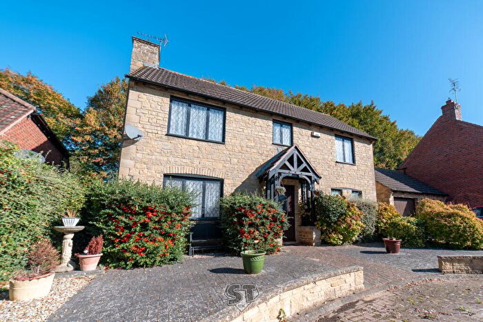4 Bedroom Detached House For Sale In Stoke Park Close, Bishops Cleeve, Cheltenham, GL52