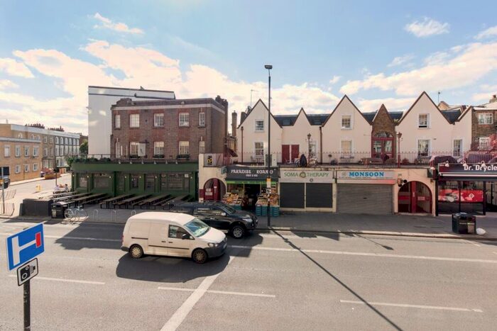 2 Bedroom Apartment To Rent In Essex Road, London, N1