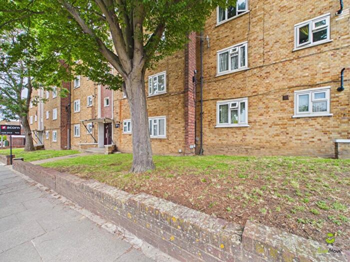 1 Bedroom Flat For Sale In Openshaw Road, London, London, SE2