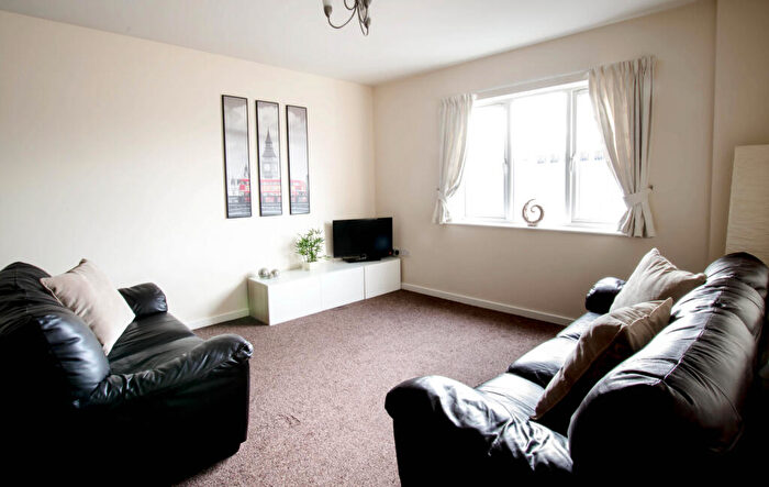 2 Bedroom Flat To Rent In High Street, Town Centre, Crawley, RH10