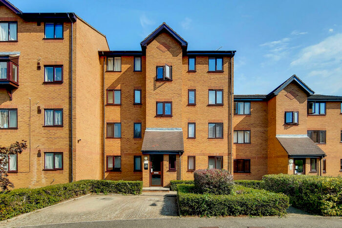 1 Bedroom Flat To Rent In Armoury Road, Deptford, London, SE8