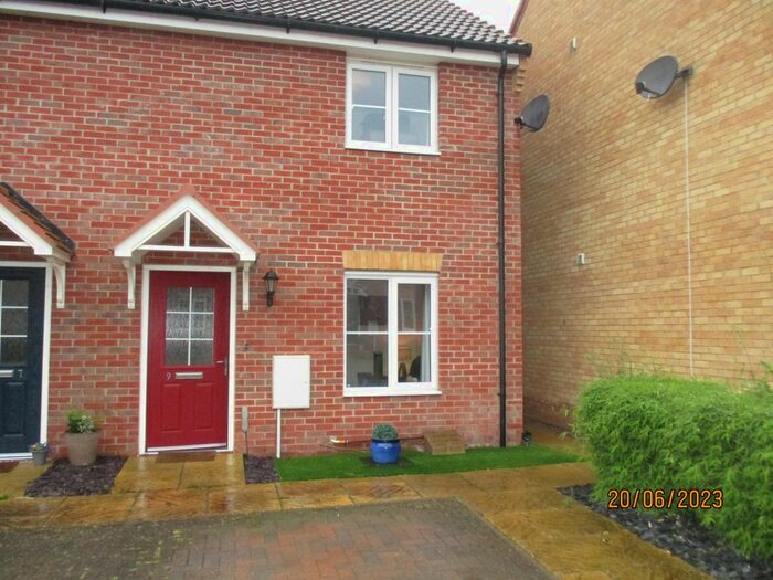 2 Bedroom Semi-Detached House To Rent In Hornbeam Crescent, Oakham, LE15