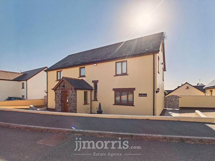4 Bedroom Detached House For Sale In Maes Ffynnon, Roch, SA62