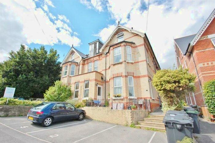 2 Bedroom Flat To Rent In Westbourne, BH4