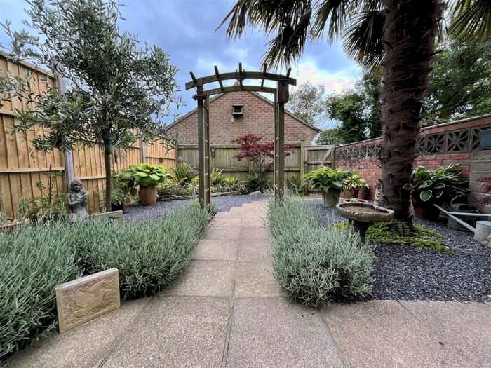 3 Bedroom Terraced House For Sale In Salway Drive, Salwayash, Bridport, DT6