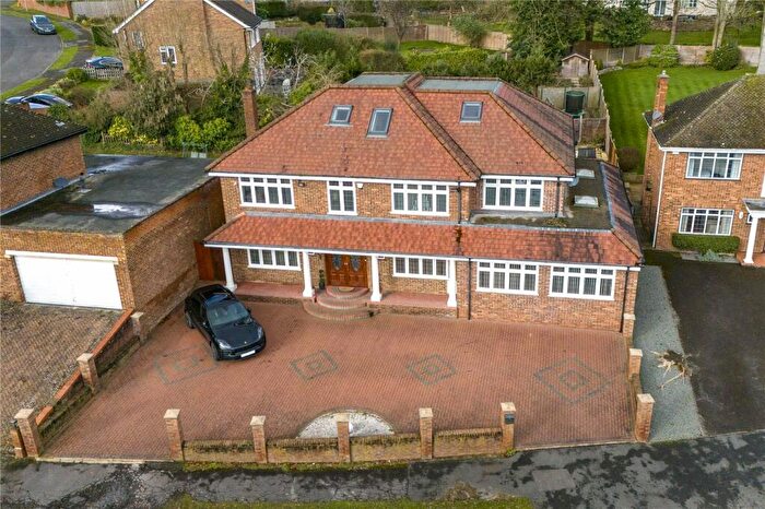 6 Bedroom Detached House To Rent In Daws Lea, High Wycombe, HP11