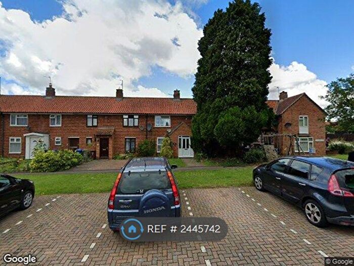 2 Bedroom Flat To Rent In Colne Close, Bicester, OX26