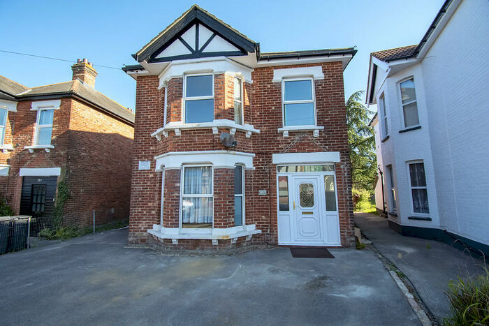 6 Bedroom Detached House To Rent In Alma Road, Charminster, BH9