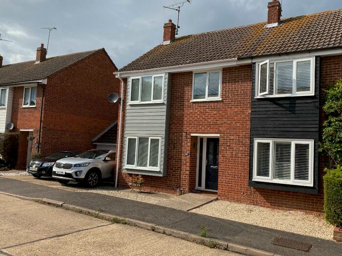3 Bedroom Semi-Detached House To Rent In Belvedere Avenue, Hockley, Essex, SS5