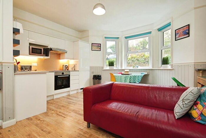 2 Bedroom Flat For Sale In Second Avenue, Hove, BN3
