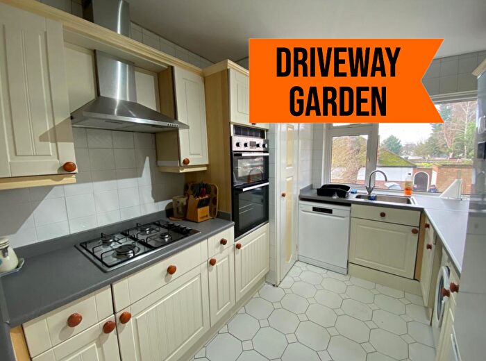 2 Bedroom Flat To Rent In Southbourne Gardens, Ruislip, HA4