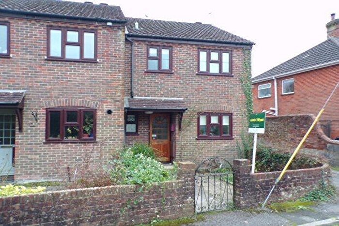 3 Bedroom End Of Terrace House To Rent In Queens Parade, Lyndhurst, SO43