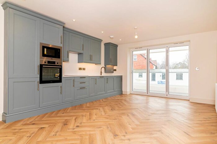 2 Bedroom Apartment For Sale In The Green, Surrey, CR6