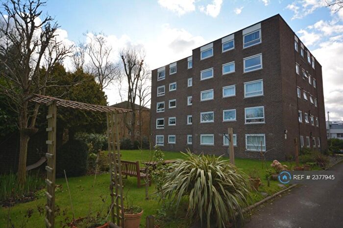 2 Bedroom Flat To Rent In Badminton, Kingston Upon Thames, KT2